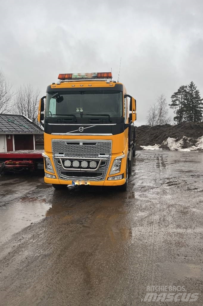 Volvo FH 540 8x4 2014 Gävle Sverige Begagnade lastbilar med fast flak