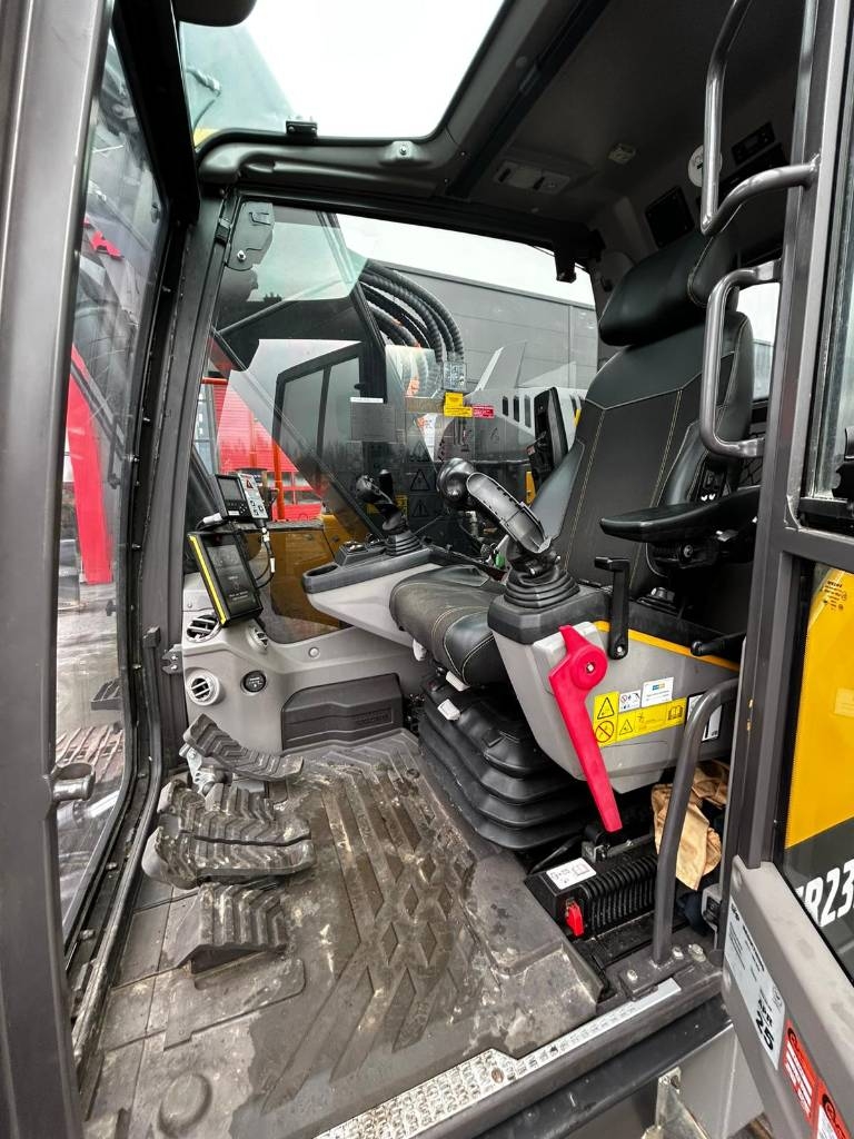 Volvo ECR 235 E / MYYTY , SOLD kuva 26