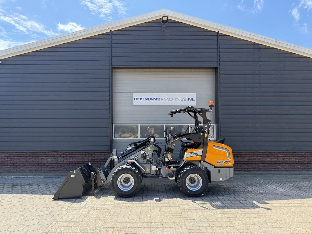 GiANT G2700 X-TRA HD+ minishovel NIEUW skid banden €695