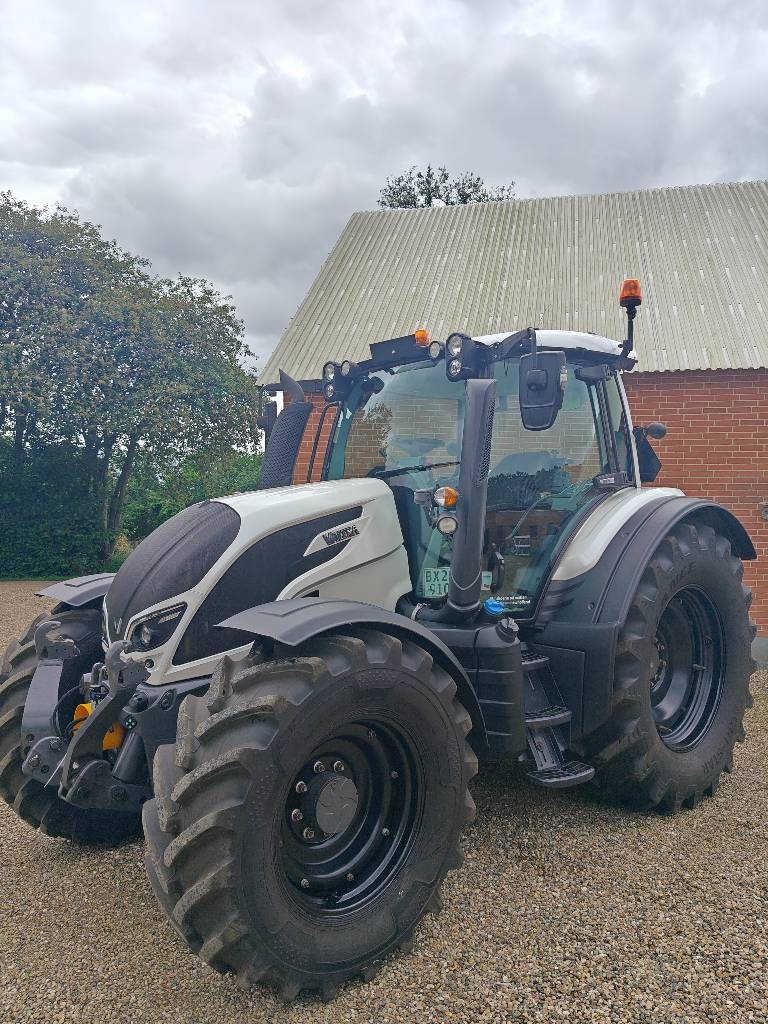 Valtra N 104 HiTech Twintrac