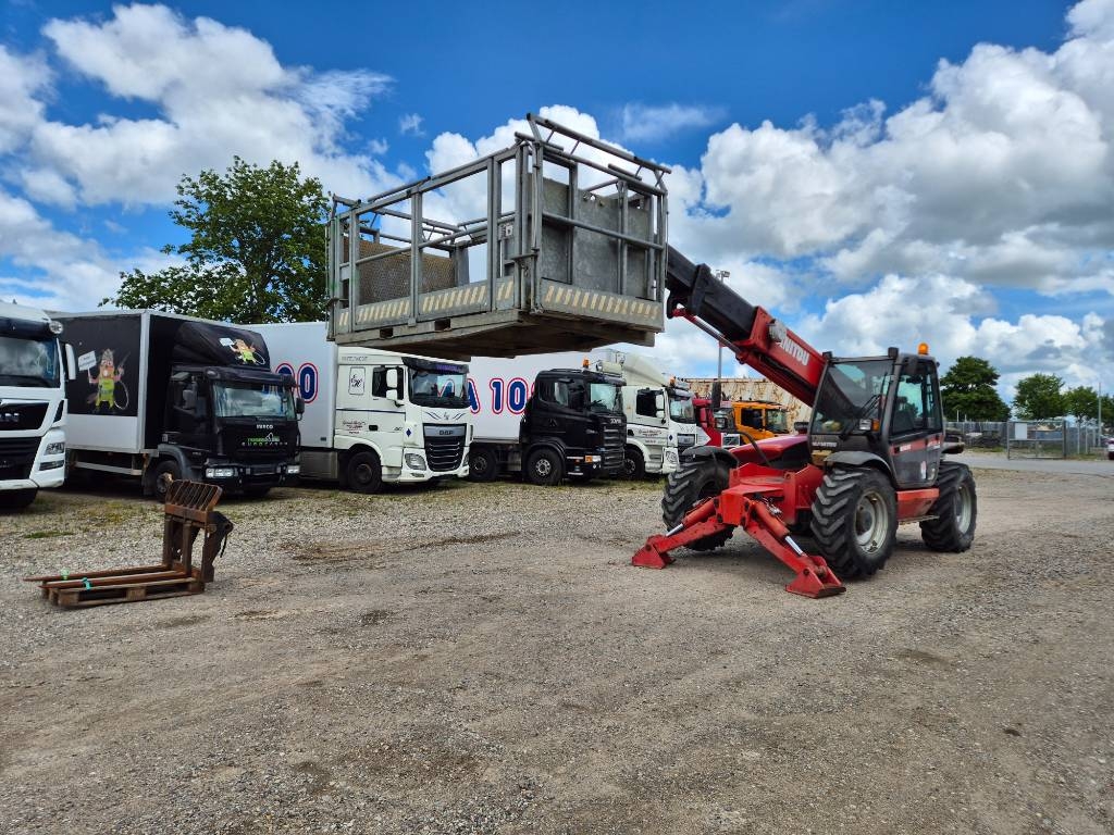 Manitou MT1235 // Platform (REMOTE control) // Forks