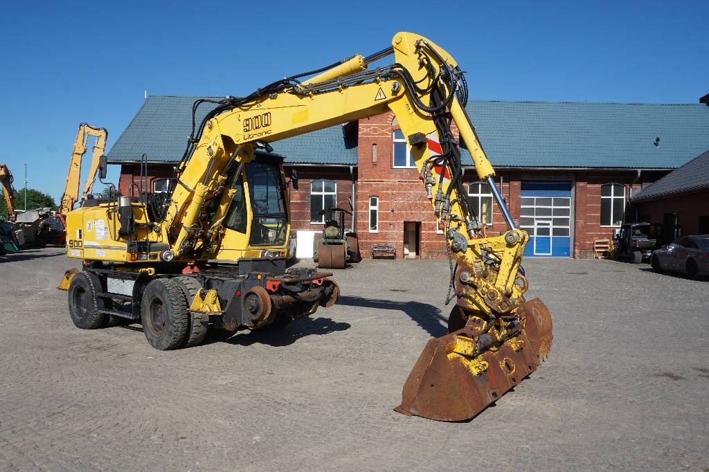 Liebherr A 900 C ZW
