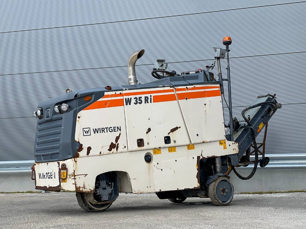 Wirtgen W 35 RI