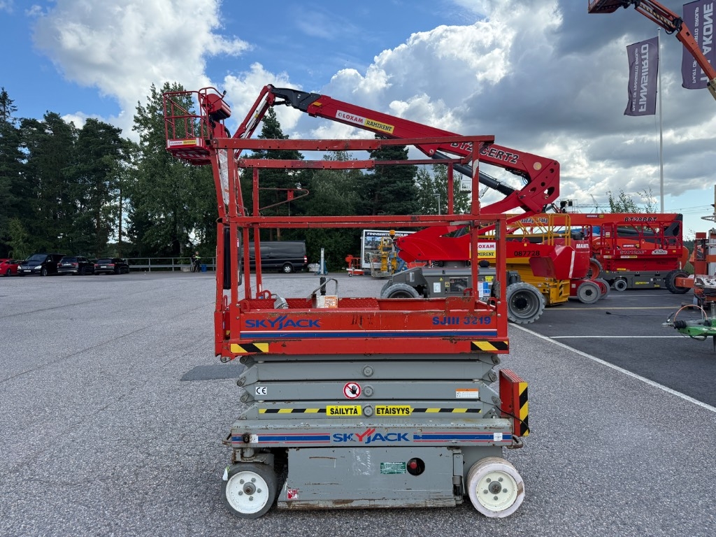 SkyJack SJ II 3219
