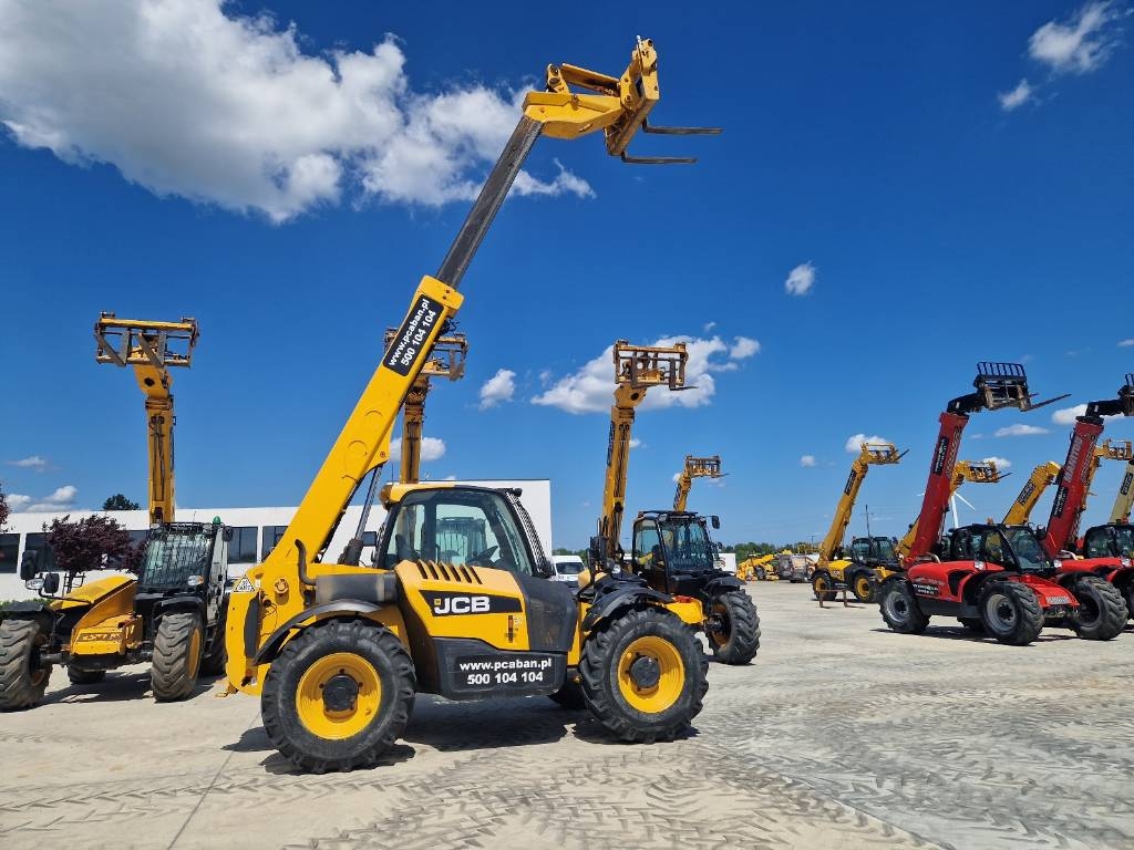 JCB 531-70 jak Manitou MT 732 P426