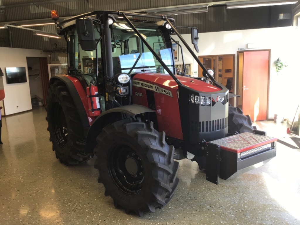 Massey Ferguson 4708