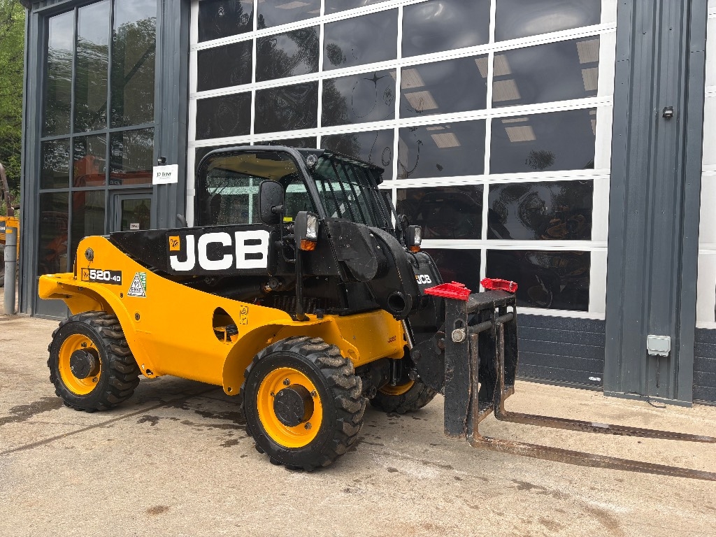 JCB 520-40