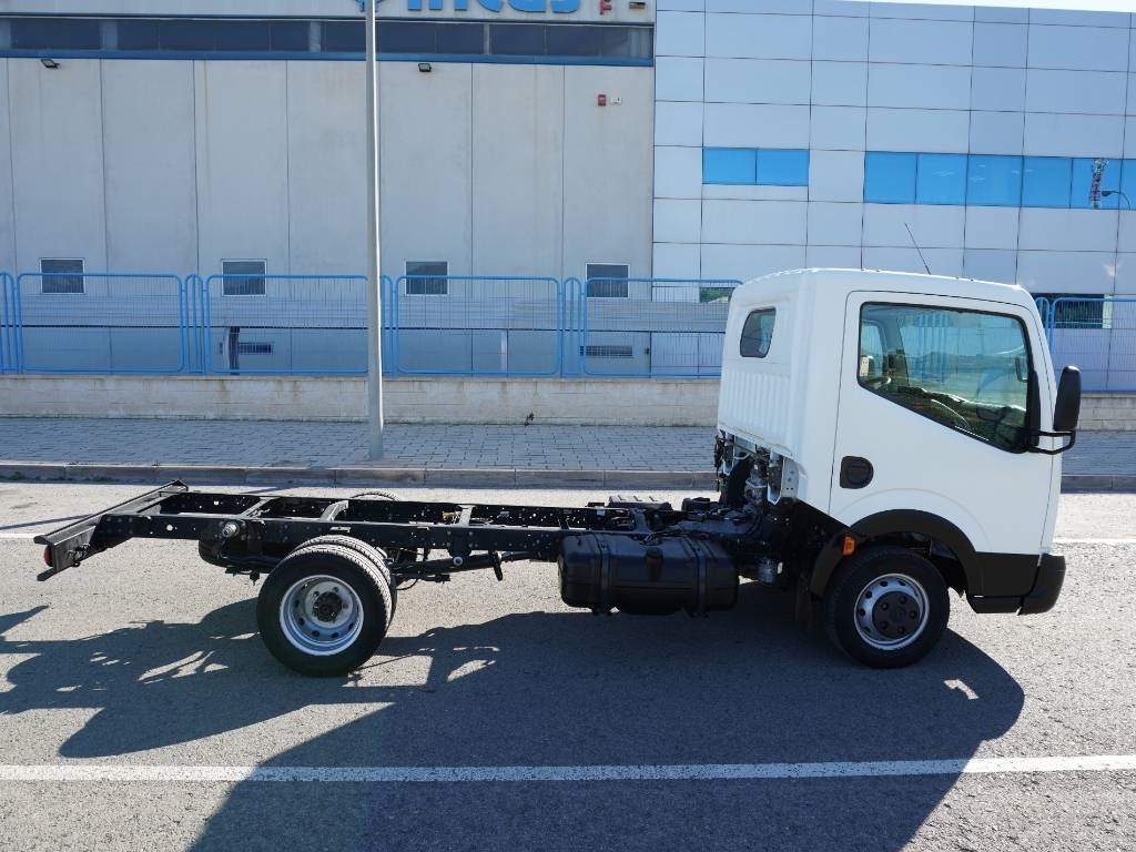 Nissan CABSTAR 35.15 EN CHASIS