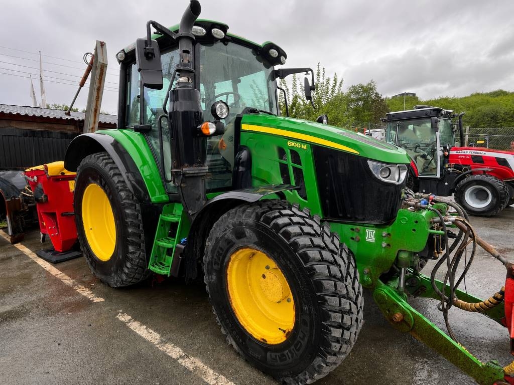 John Deere 6100 M