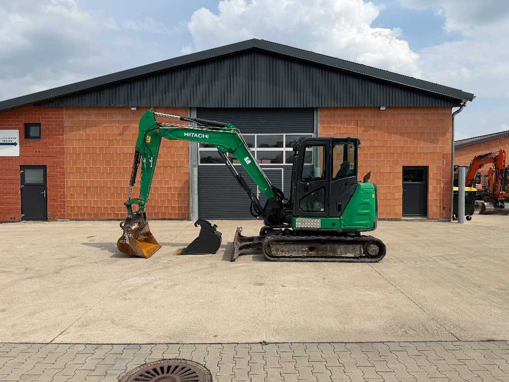 Mini-pelle Hitachi ZX 65 USB-6 — occasion 2021, 2 811 h