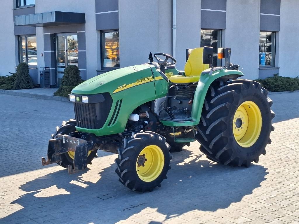 John Deere 4520