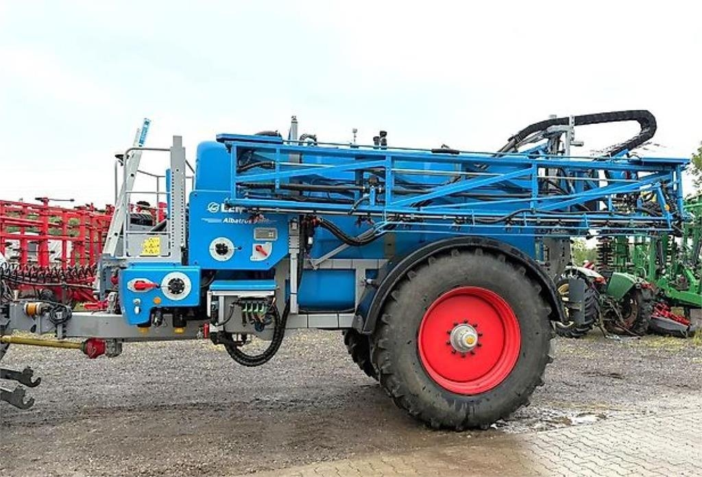 Lemken Albatros 9/5000 Section Control, 27m