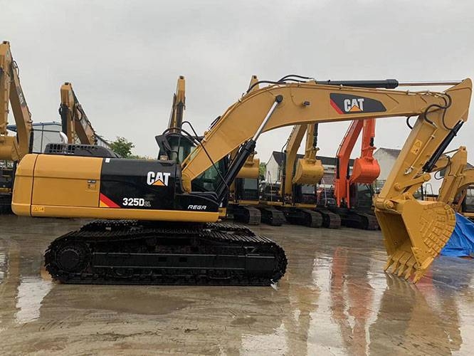 CAT 325 D