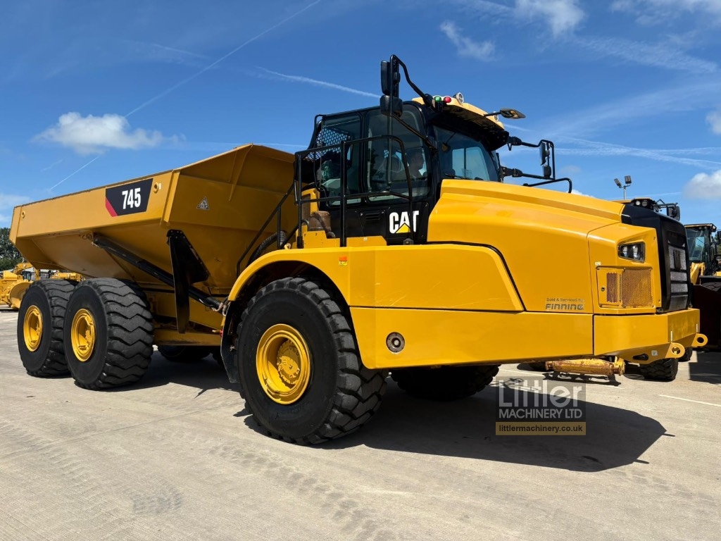CAT 745