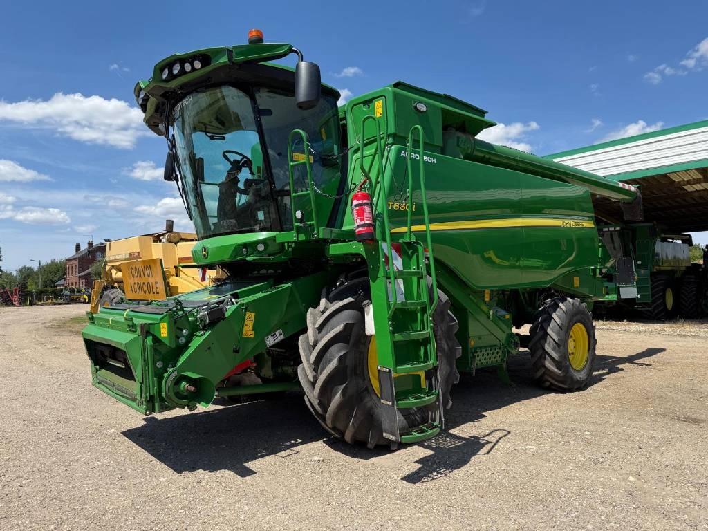 John Deere T 660