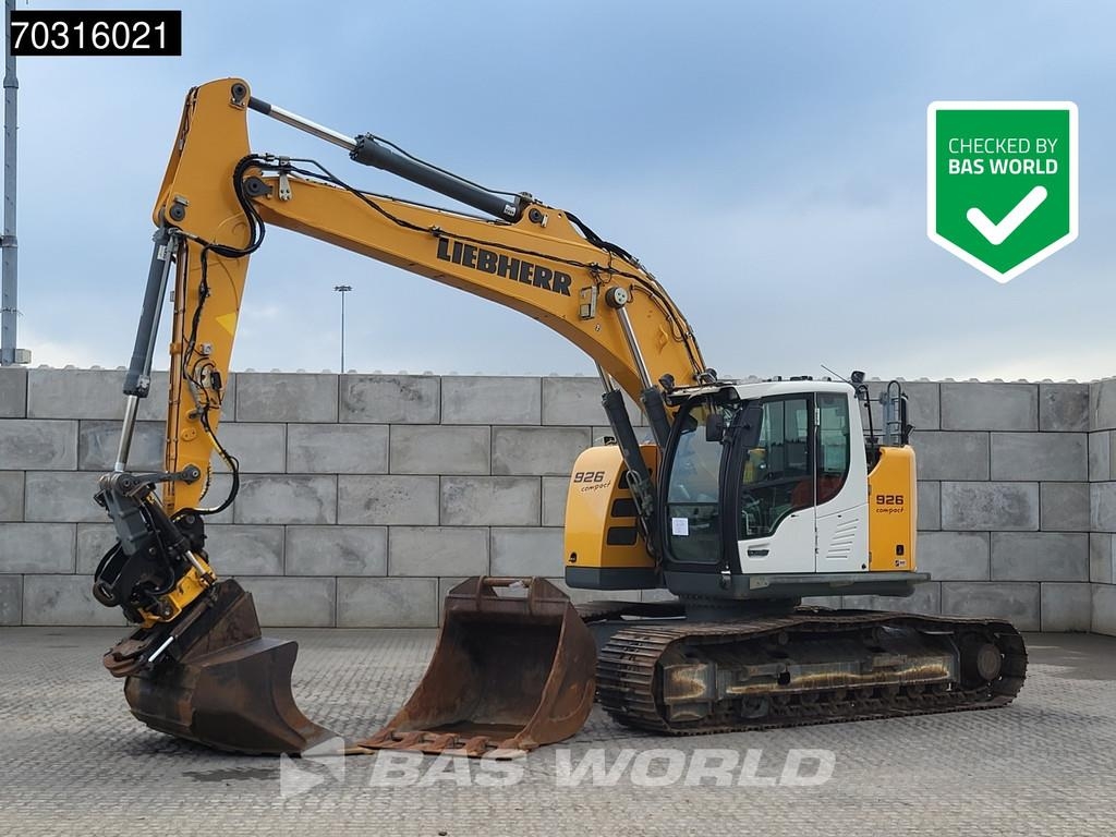 Liebherr R926 Engcon - 2 Buckets