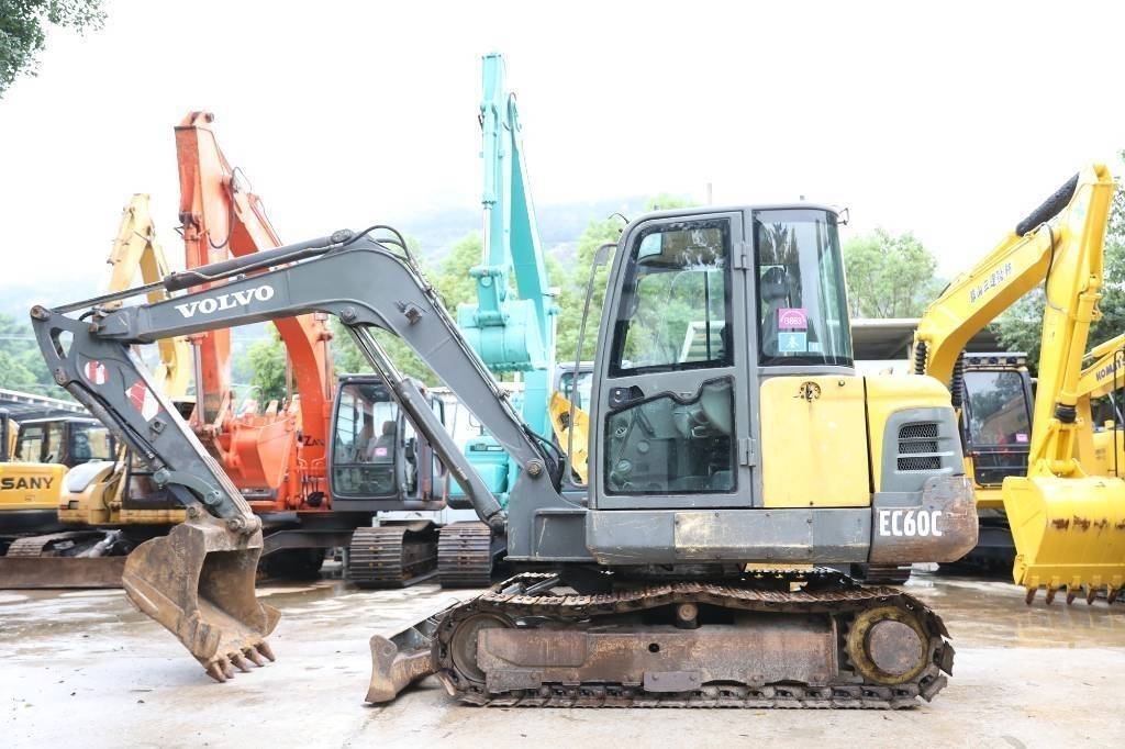 Pelle sur chenilles Volvo EC 60 C — occasion 2011, 7 326 h