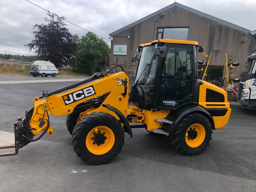 JCB TM220