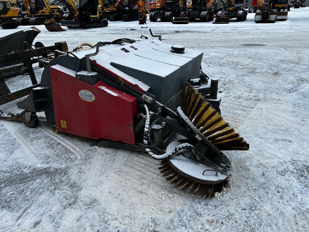 Liebherr 538 Speeder / Aura, kerääväharja, hydepiikit! kuva 16