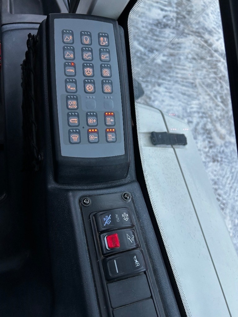Liebherr 538 Speeder / Aura, kerääväharja, hydepiikit! kuva 22