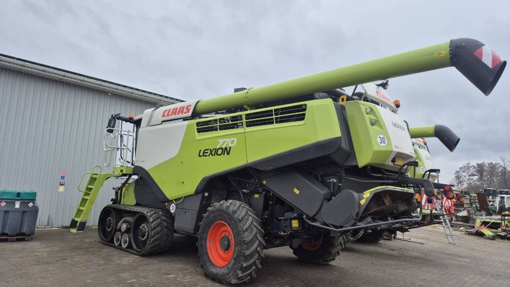 CLAAS Lexion 770TT z hederem