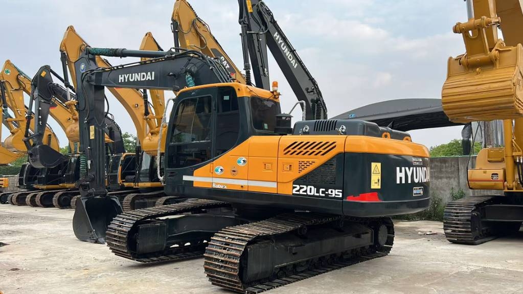 Hyundai HX 220