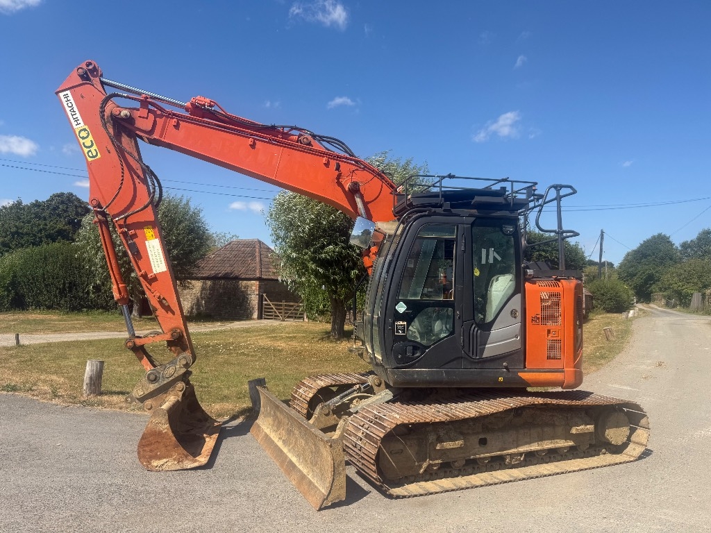 Hitachi ZX 135 USb-6