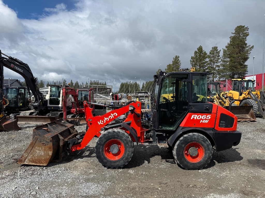 Kubota R 065