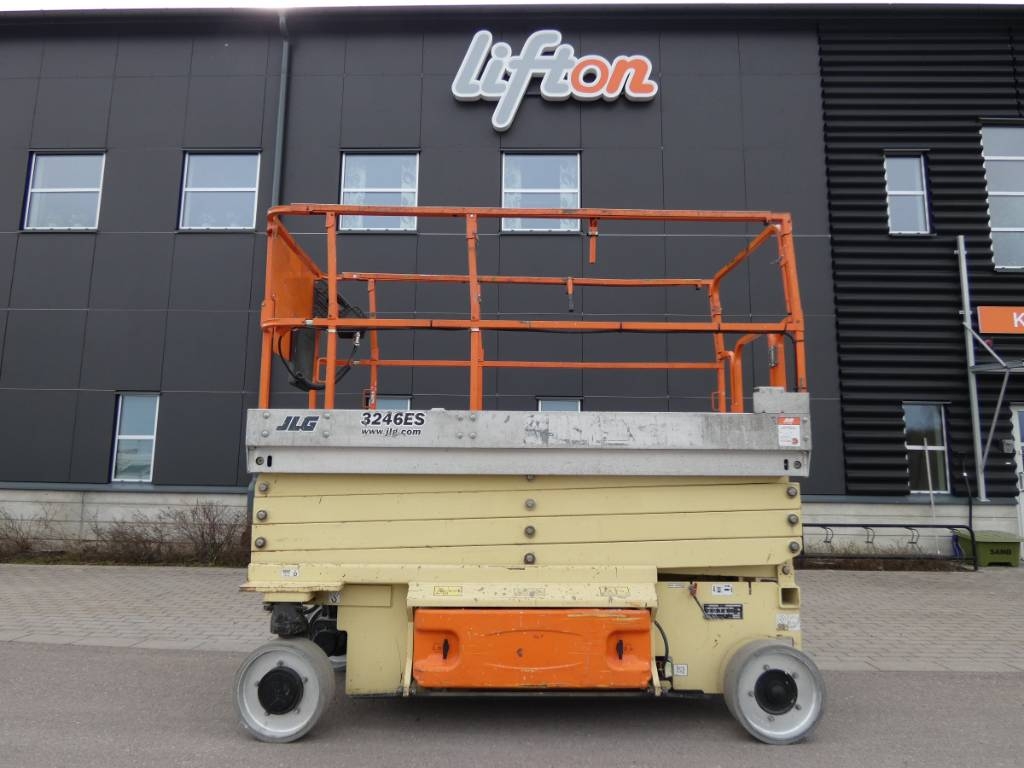 JLG 3246 ES