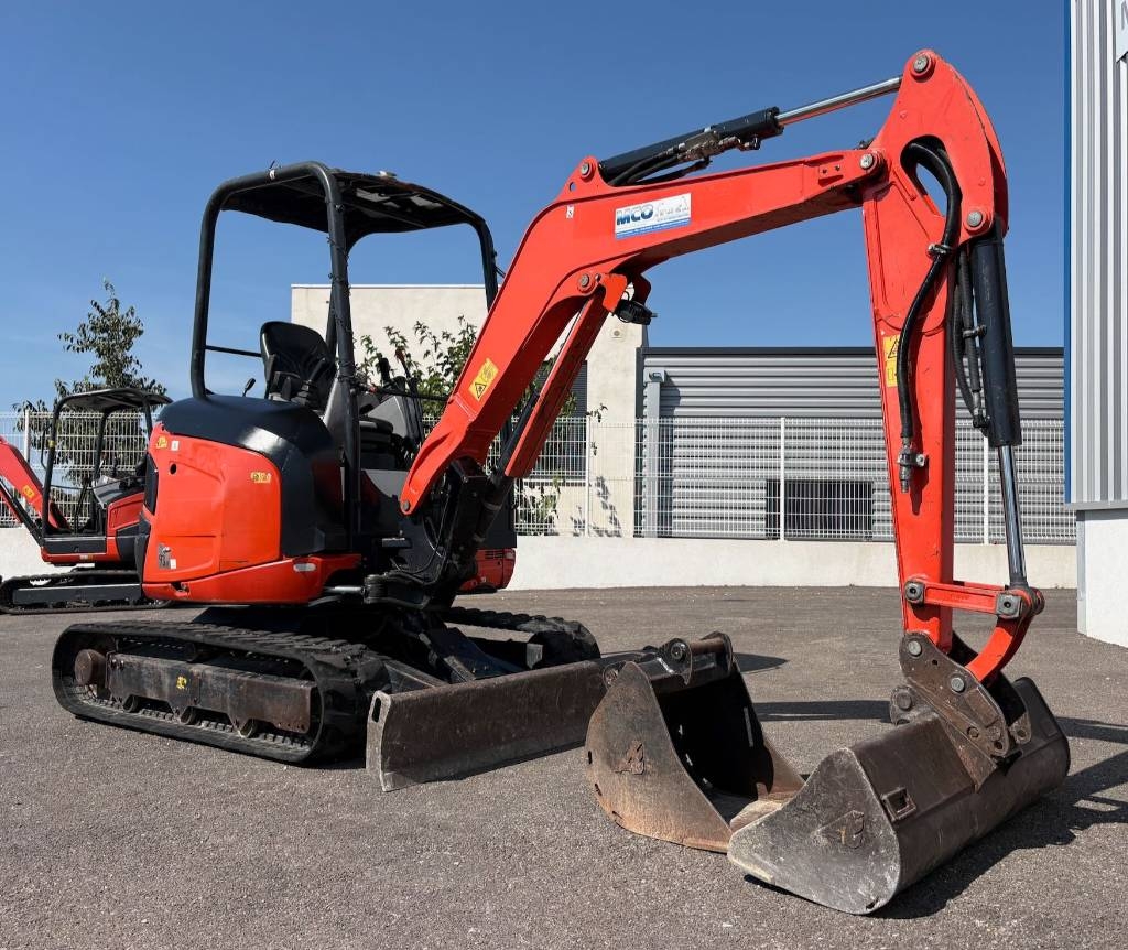 Kubota U 27-4