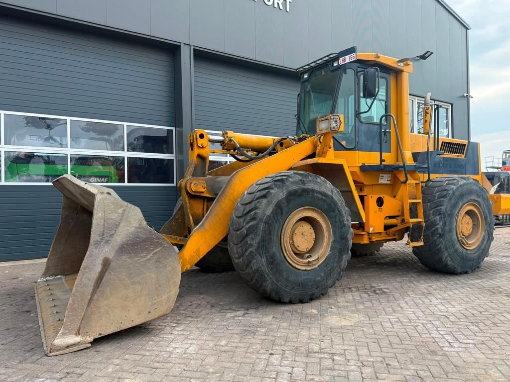 Komatsu WA450-1