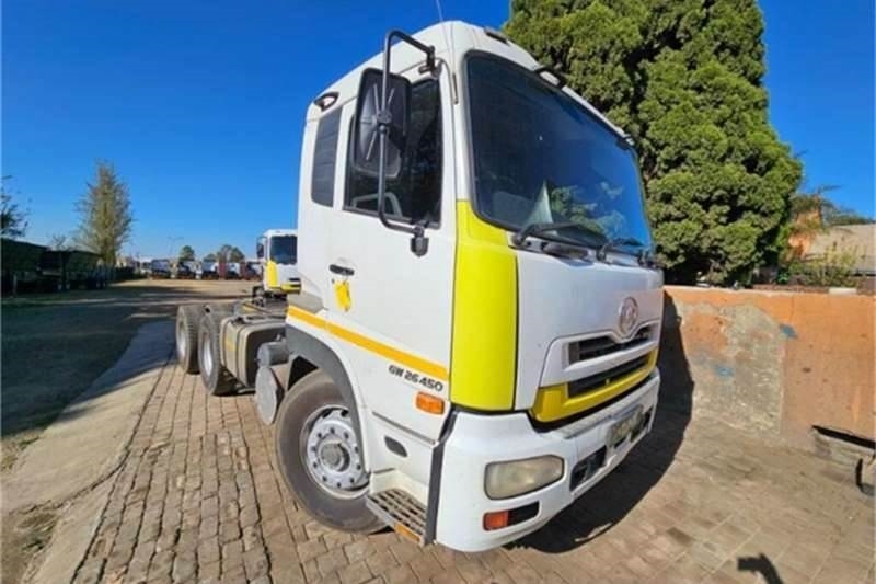 UD TRUCKS QUON