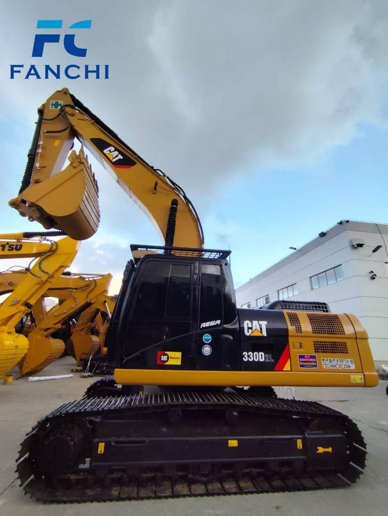 Pelle sur chenilles Caterpillar 330 D2L — occasion 2025, 600 h