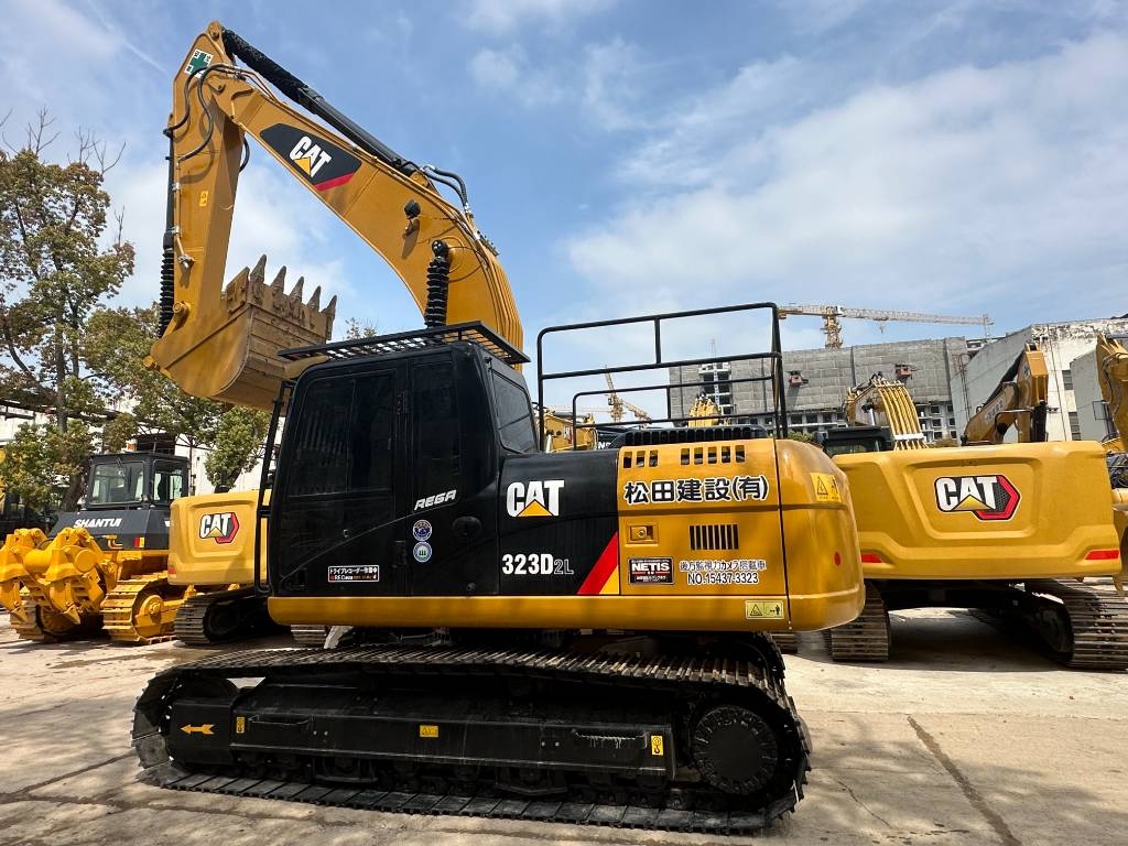 CAT 323D2L 3000 units excavators in stock