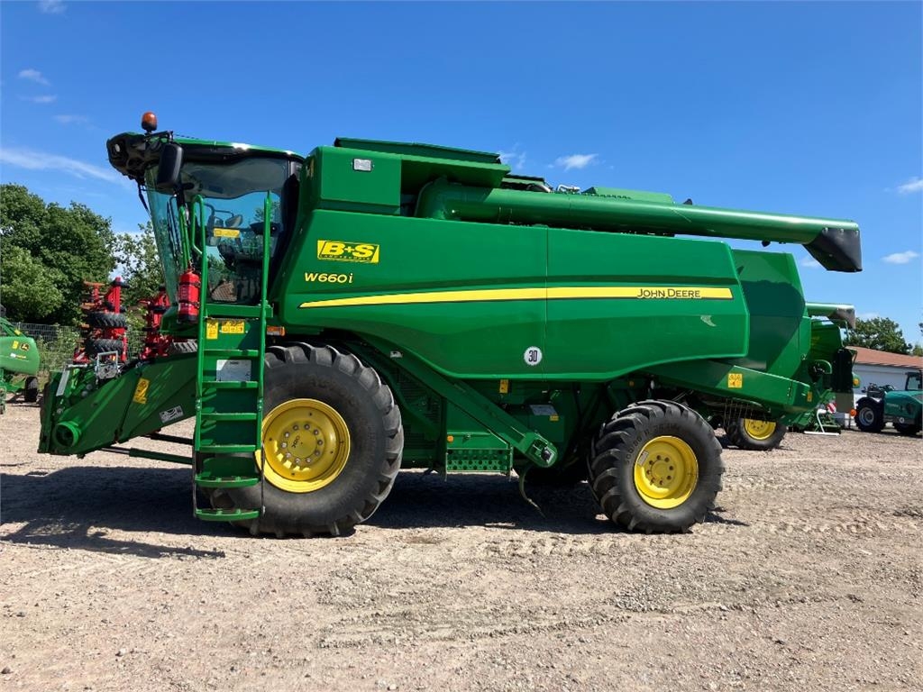John Deere W660