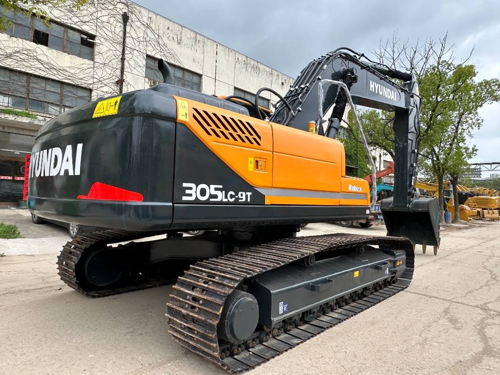 Hyundai 305LC-9T 3000 units excavators in stock