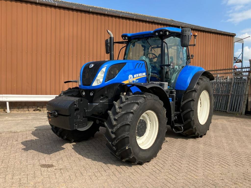 New Holland T 7.230 Classic