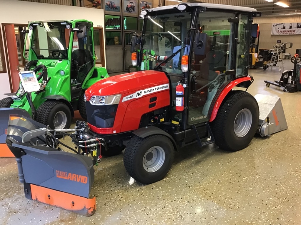 Massey Ferguson 1740 M HC DEMO