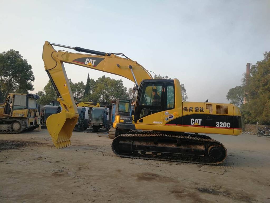Pelle sur chenilles Caterpillar 320C — occasion 2023, 1 000 h