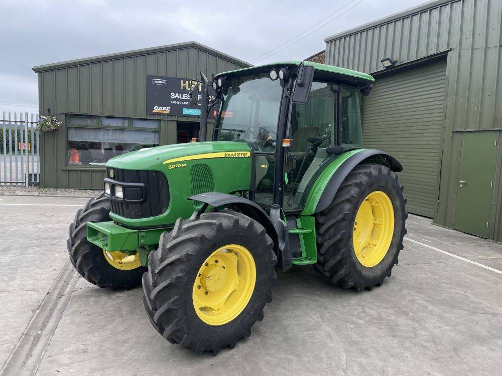 John Deere 5070 M