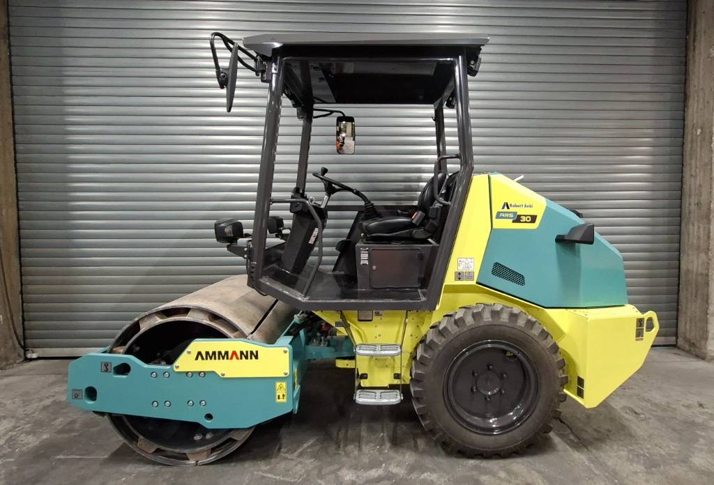 Rouleau monocylindre Ammann ARS 30 — occasion 2024, 33 h