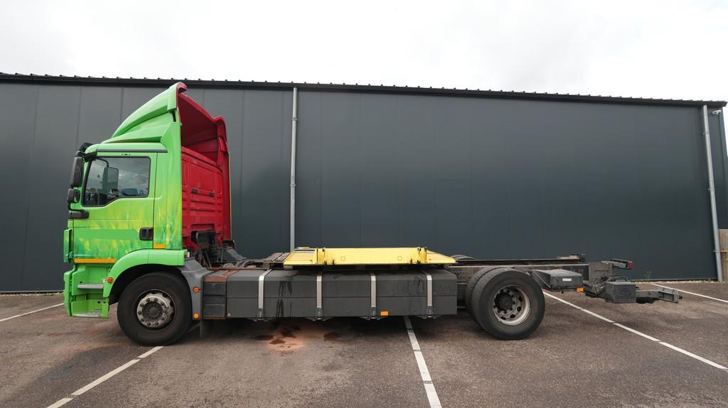 EMOSS 1824 electric chassis truck 188.300km