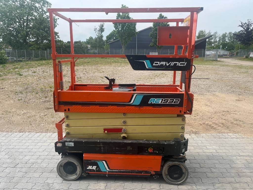 JLG AE 1932