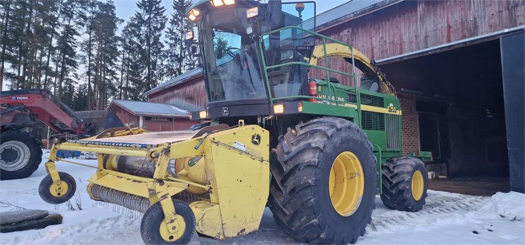 Ensileuse John Deere 6750 ajosilppuri — occasion 2002, 4 462 h