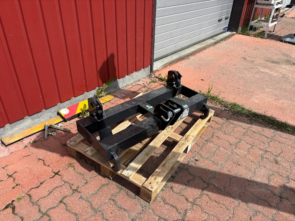 Inter-Tech Muutosadapteri euro/3piste