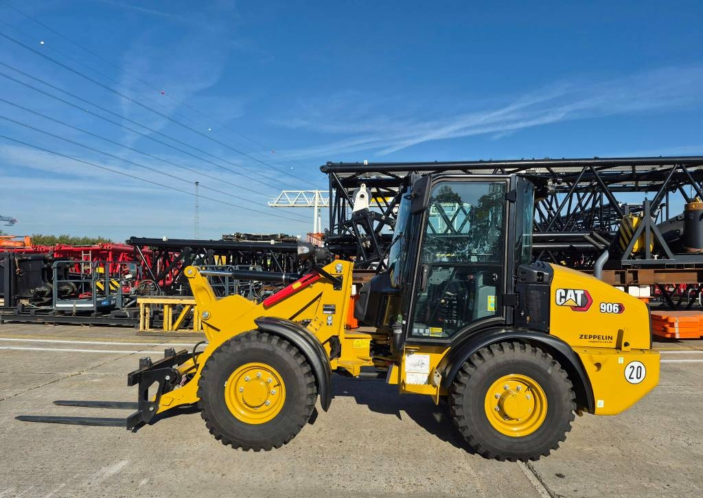 CAT 906