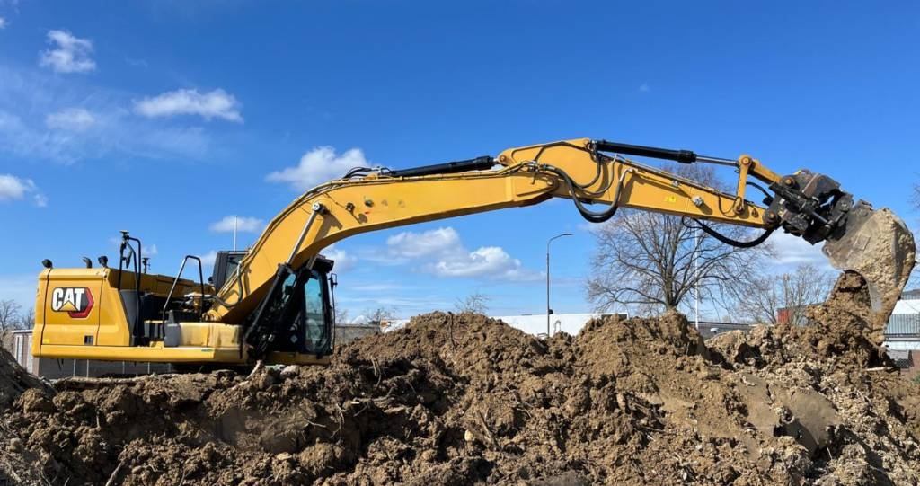 Pelle sur chenilles Caterpillar 320 — occasion 2019, 8 500 h