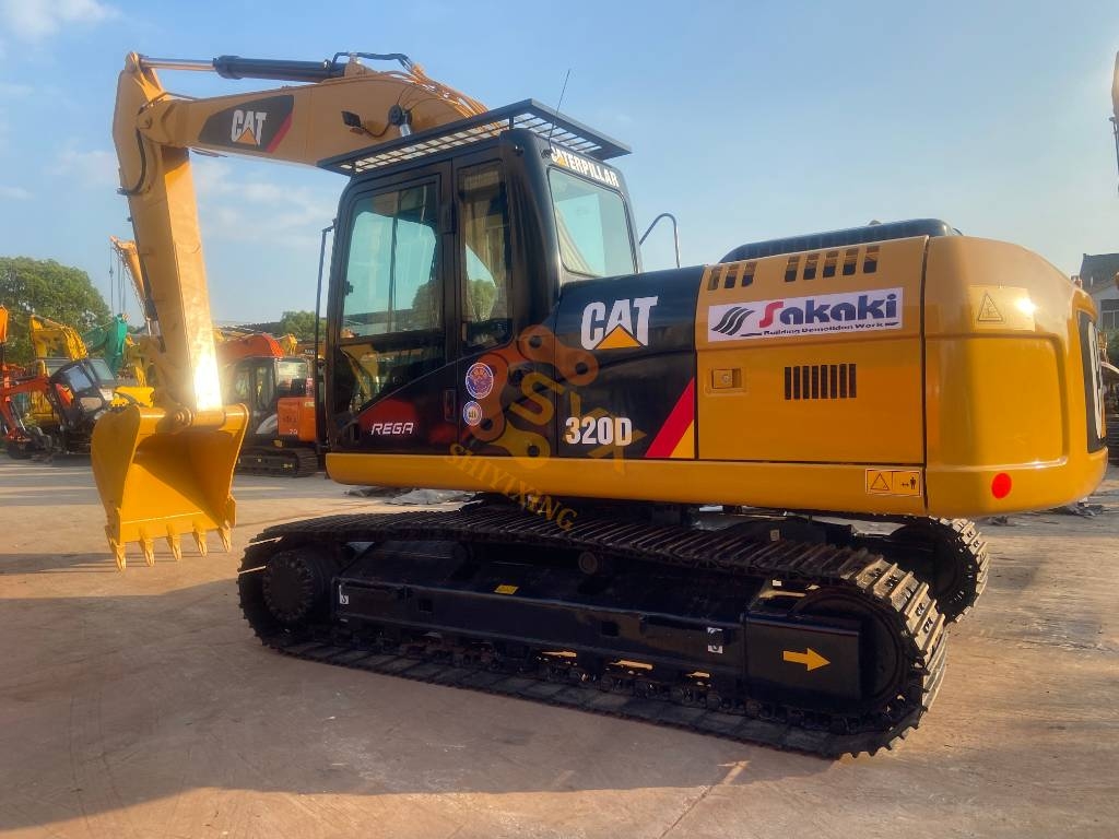 Pelle sur chenilles Caterpillar 320 D — occasion 2024