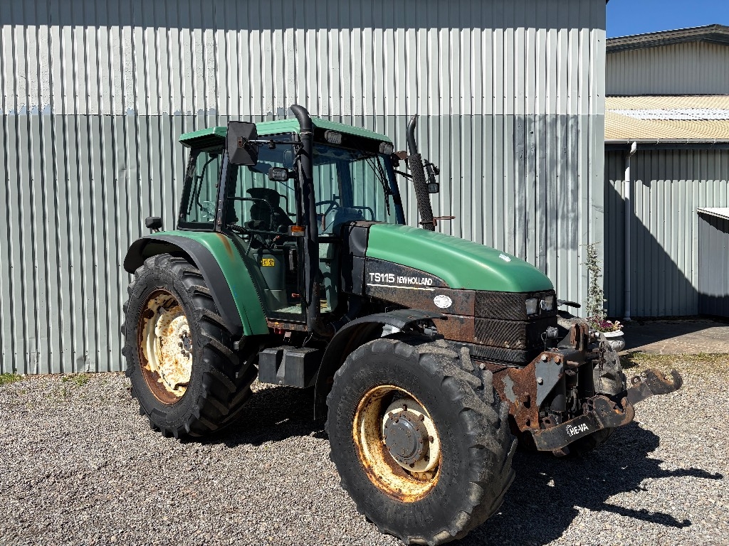 New Holland TS 115