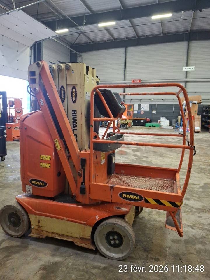 JLG Toucan 8 E